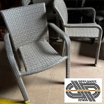 Lot 68 fauteuils alu & résine tressée coloris gris clair